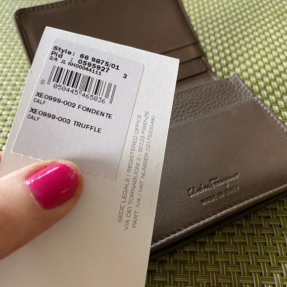 Uni-Sex SALVATORE FERRAGAMO Calfskin CARD CASE - Picture 7 of 11